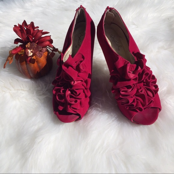 Fuchsia Velvet Pumps - Picture 4 of 4